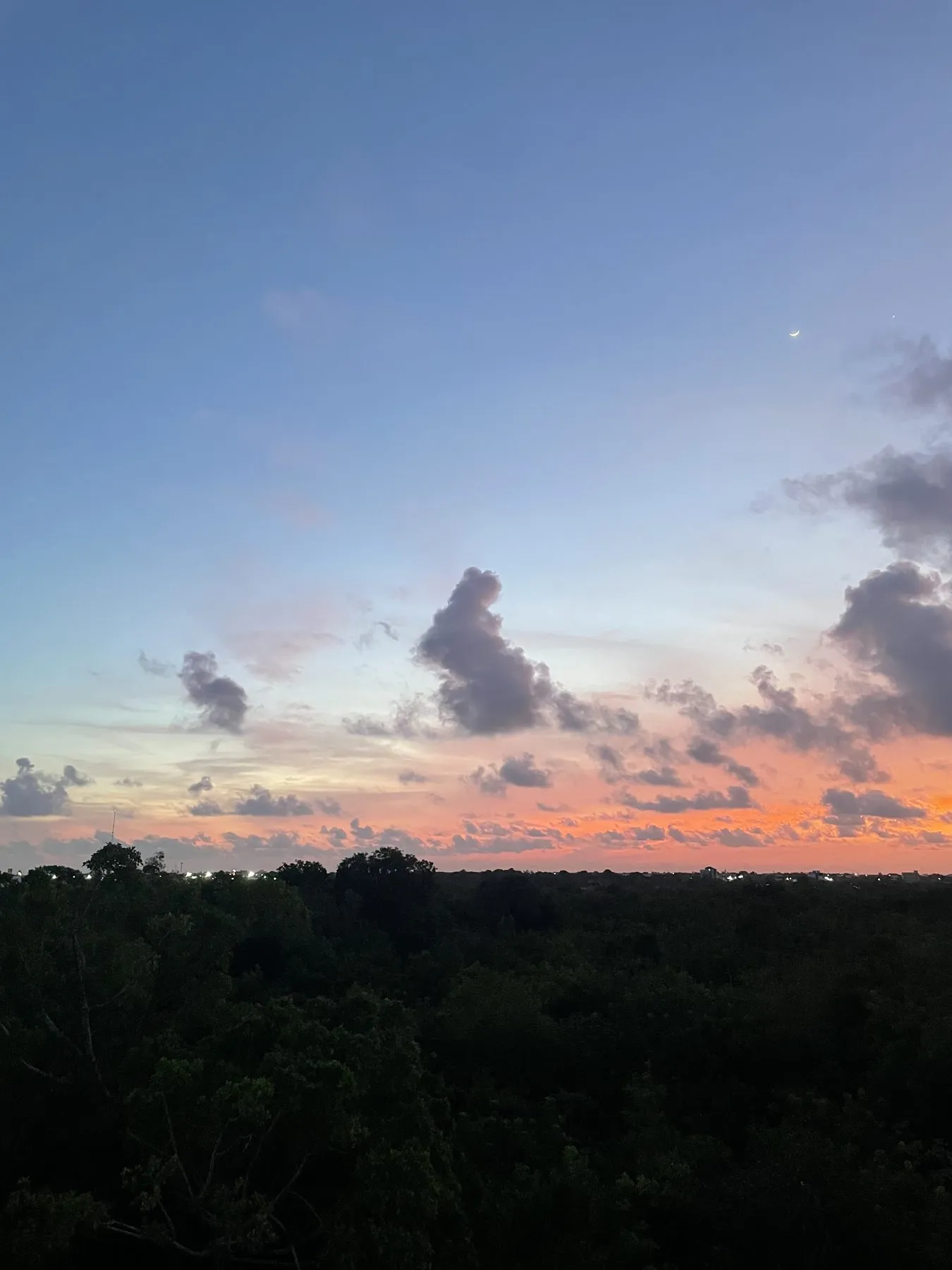 Amanecer del 20 de agosto de 2025, minutos después